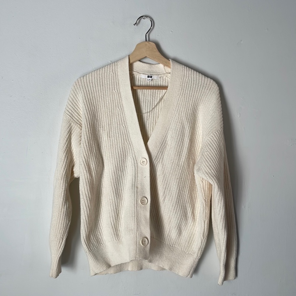 Uniqlo Crème Cardigan